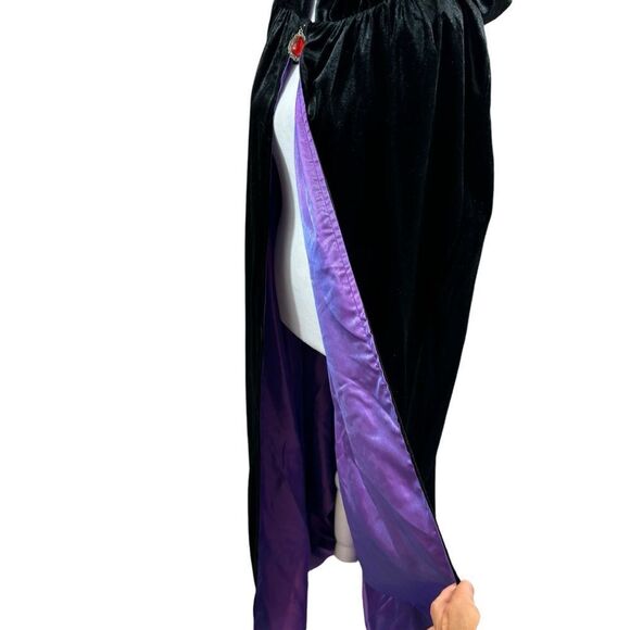 Ladies Long‎ Black Velvet Hooded Robe with Purple Satin Lining One Size - Picture 4 of 11